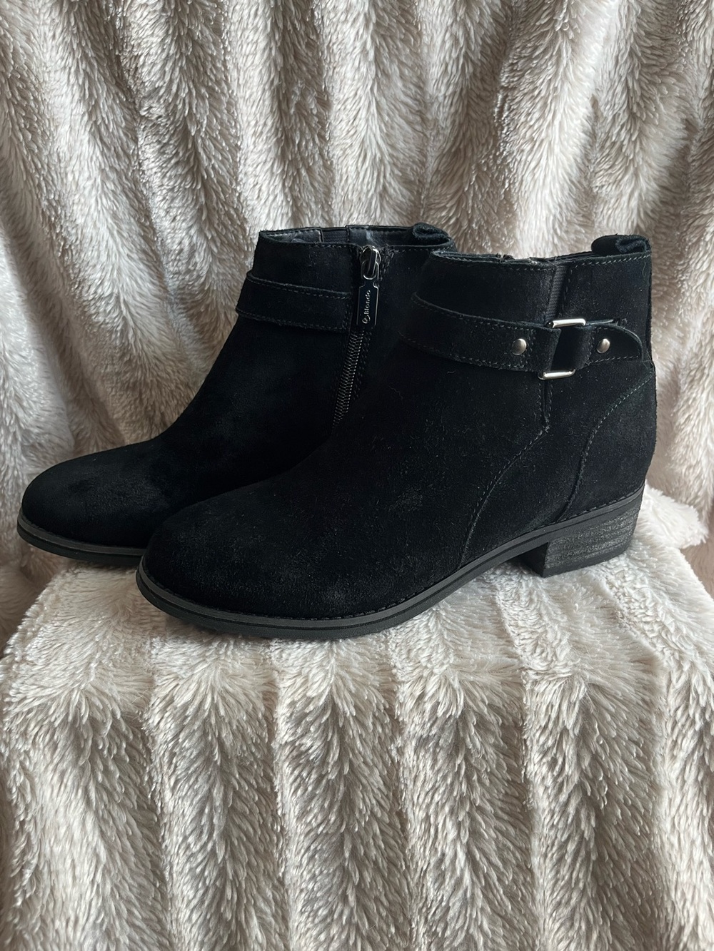 ♥️ Blondo Luca Waterproof Black suede
boots Size 7.5